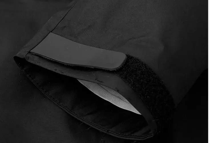 Outdoor jacket feature 3