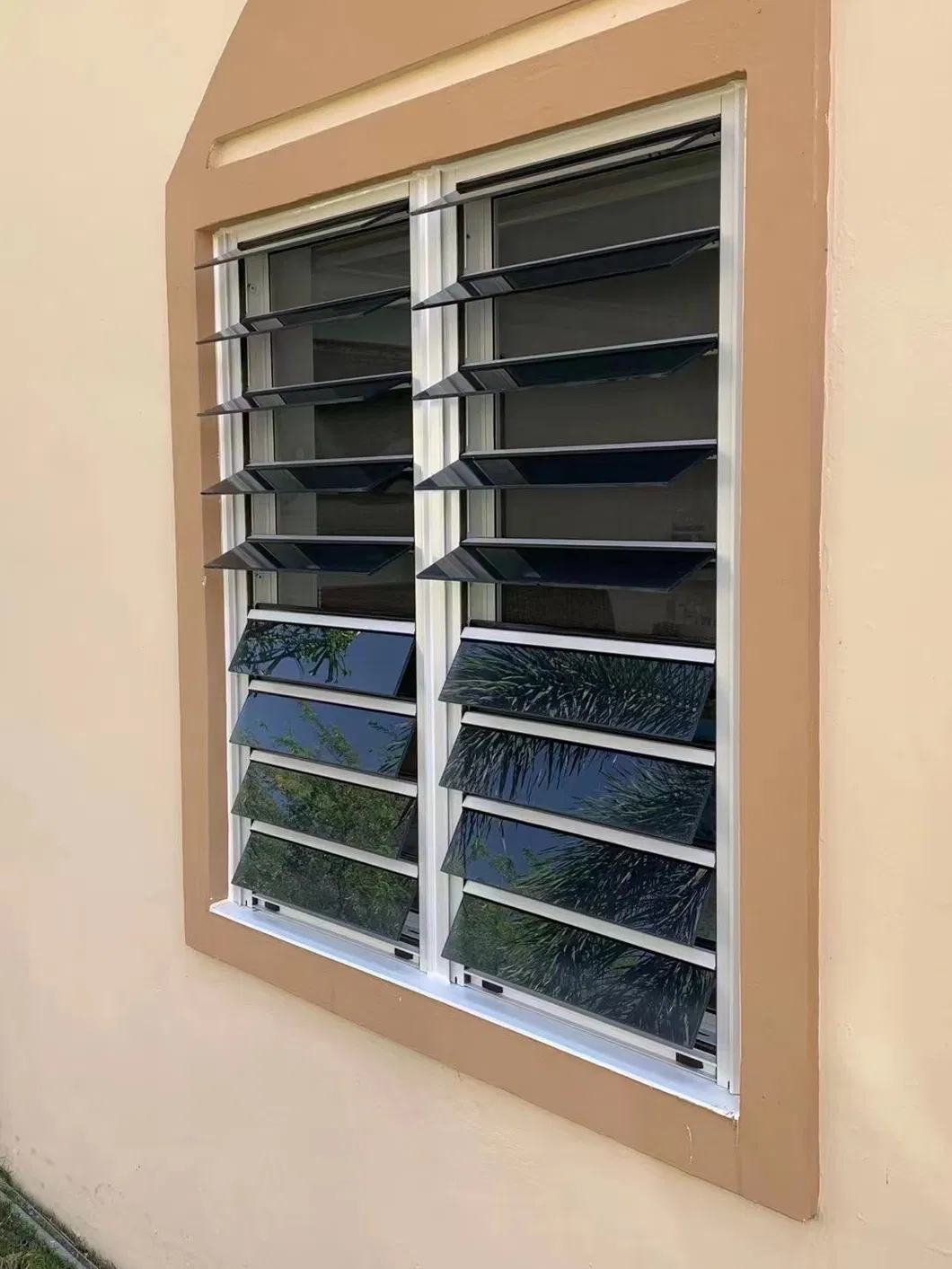 Aluminium Louver Window 3