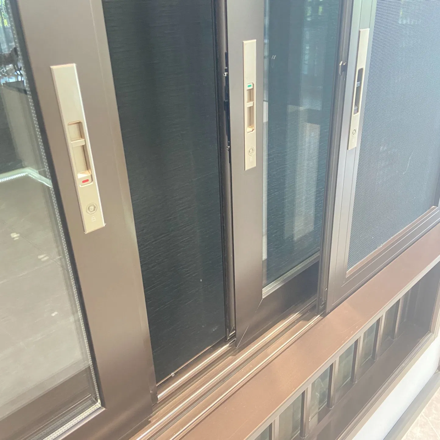 Foshan Soundproof 3 Track Double Glass Aluminium Sliding Window