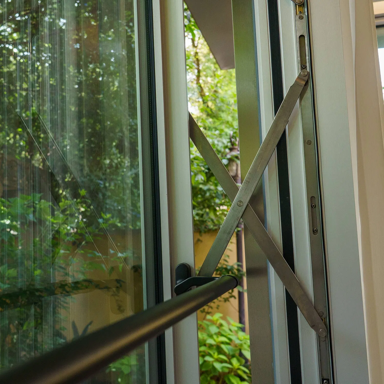 Slim Frame Triple Glazing Glass Options Aluminum Sliding Window and Door with Hidden Drainage