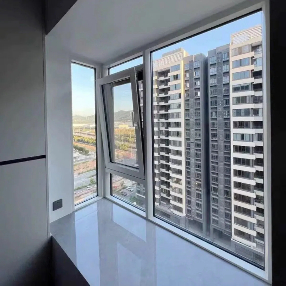 Aluminum Awning Profile Horizontal Sliding Jalousie Louvre Used Aluminum and Glass Windows Profile Casement Door