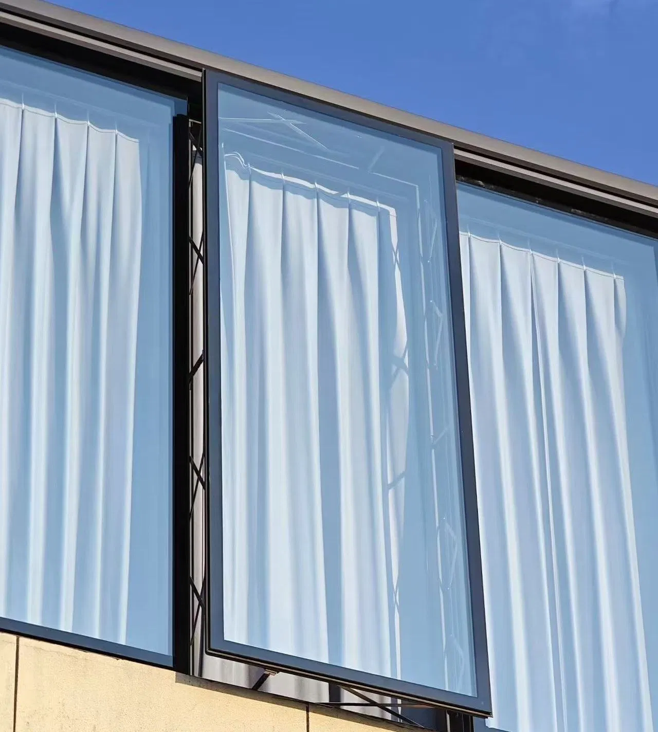 Slim Frame Triple Glazing Glass Options Aluminum Sliding Window and Door with Hidden Drainage