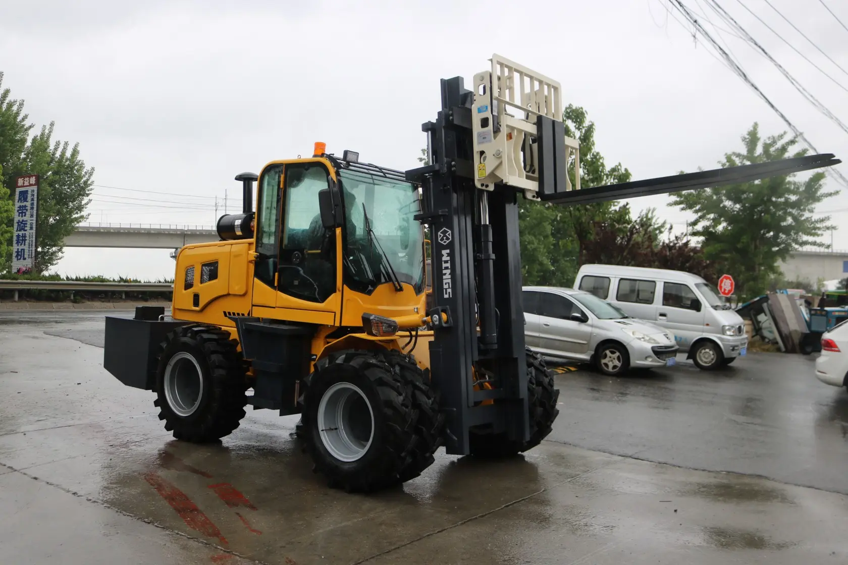 All Wheel Drive Forklift 5T Capacity