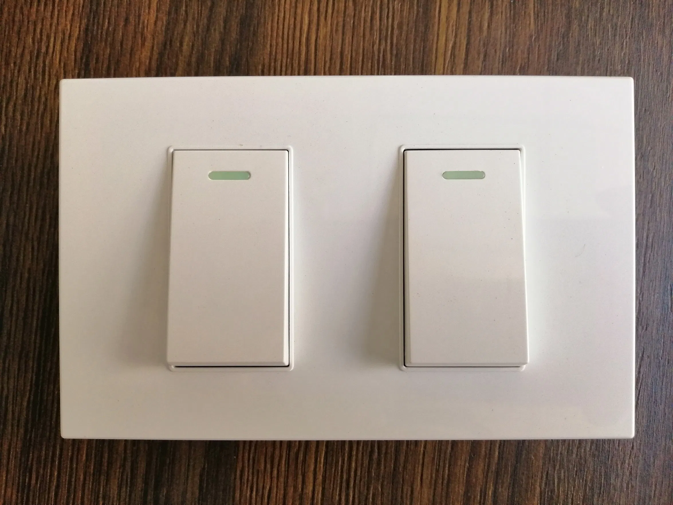 High Quality Wall Switch and Outlet for Brazilian Market with Simple Design