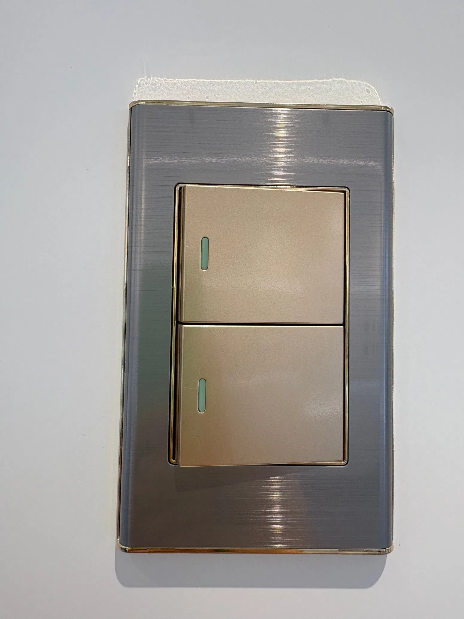High Quality Wall Switch and Outlet for Brazilian Market with Simple Design