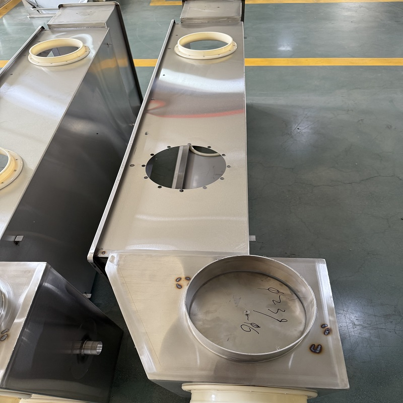 Durable Insulating Isolator Component for Enhanced Circuit Protection