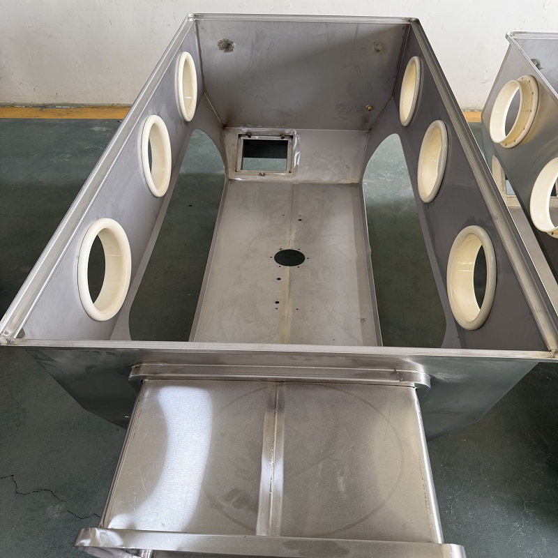 Durable Insulating Isolator Component for Enhanced Circuit Protection