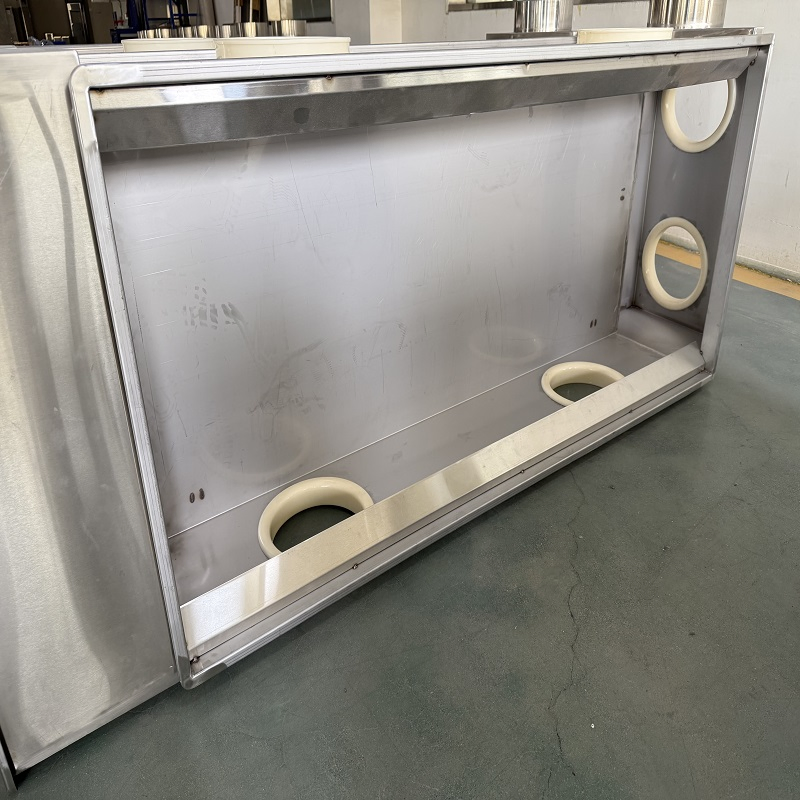 Durable Insulating Isolator Component for Enhanced Circuit Protection