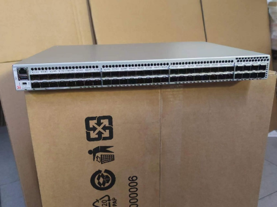 Brand New and Original Brocade G720 64-Port 64GB Fibre Channel Switch