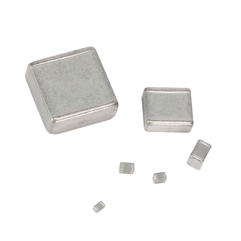 RF High Q Chip Ceramic Capacitor Applied in Low-Noise Amplifier Circuits