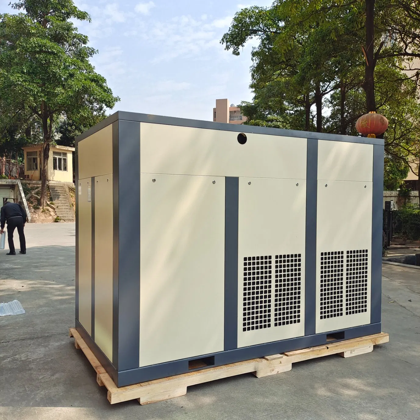 China Energy Saving Fixed Speed IP55 132kw Two Stage Screw Air Compressor