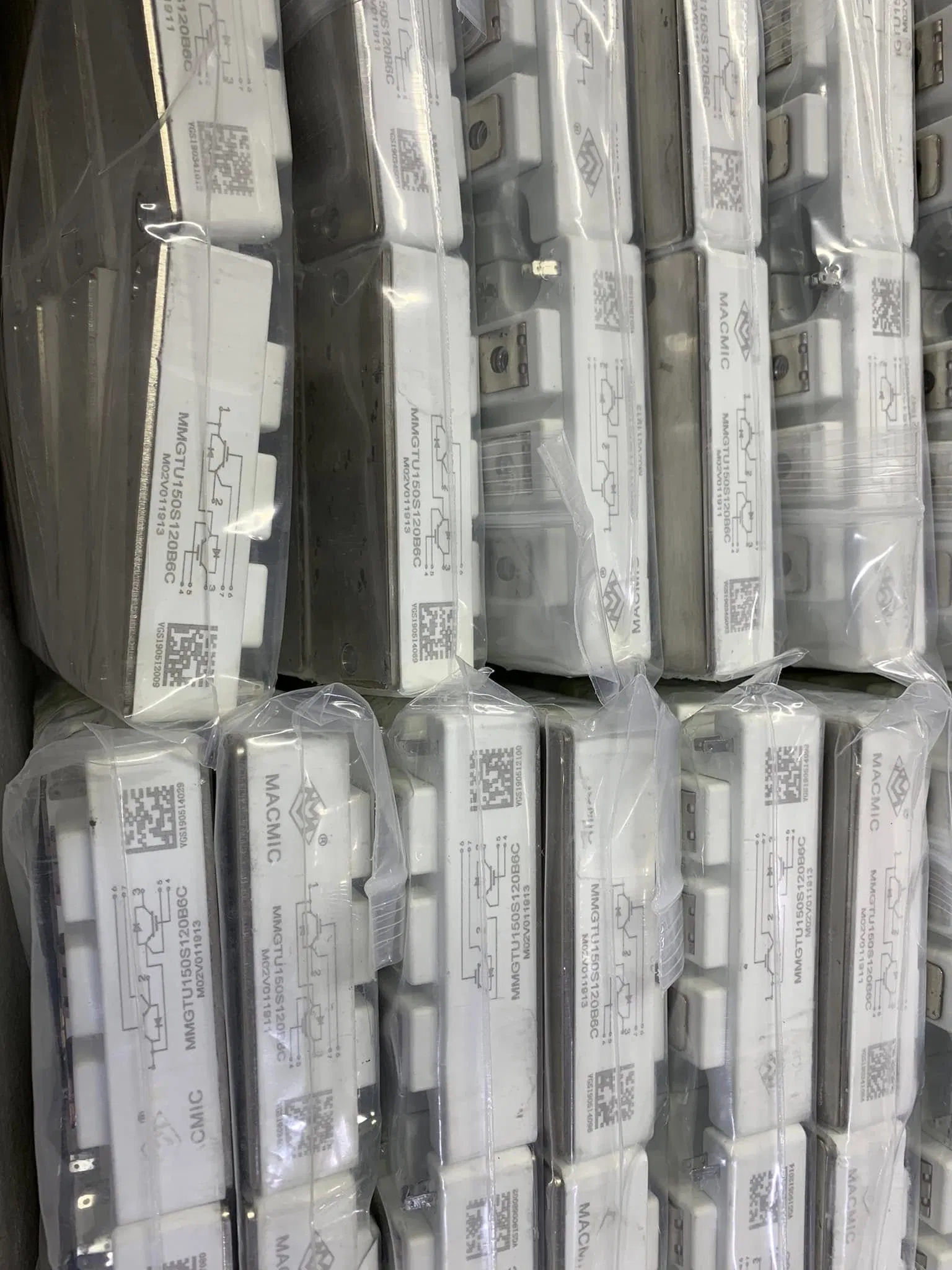 Discrete Semiconductors Power N-Type IGBT Module 1.7V FF1200r17ke3 of Infinion