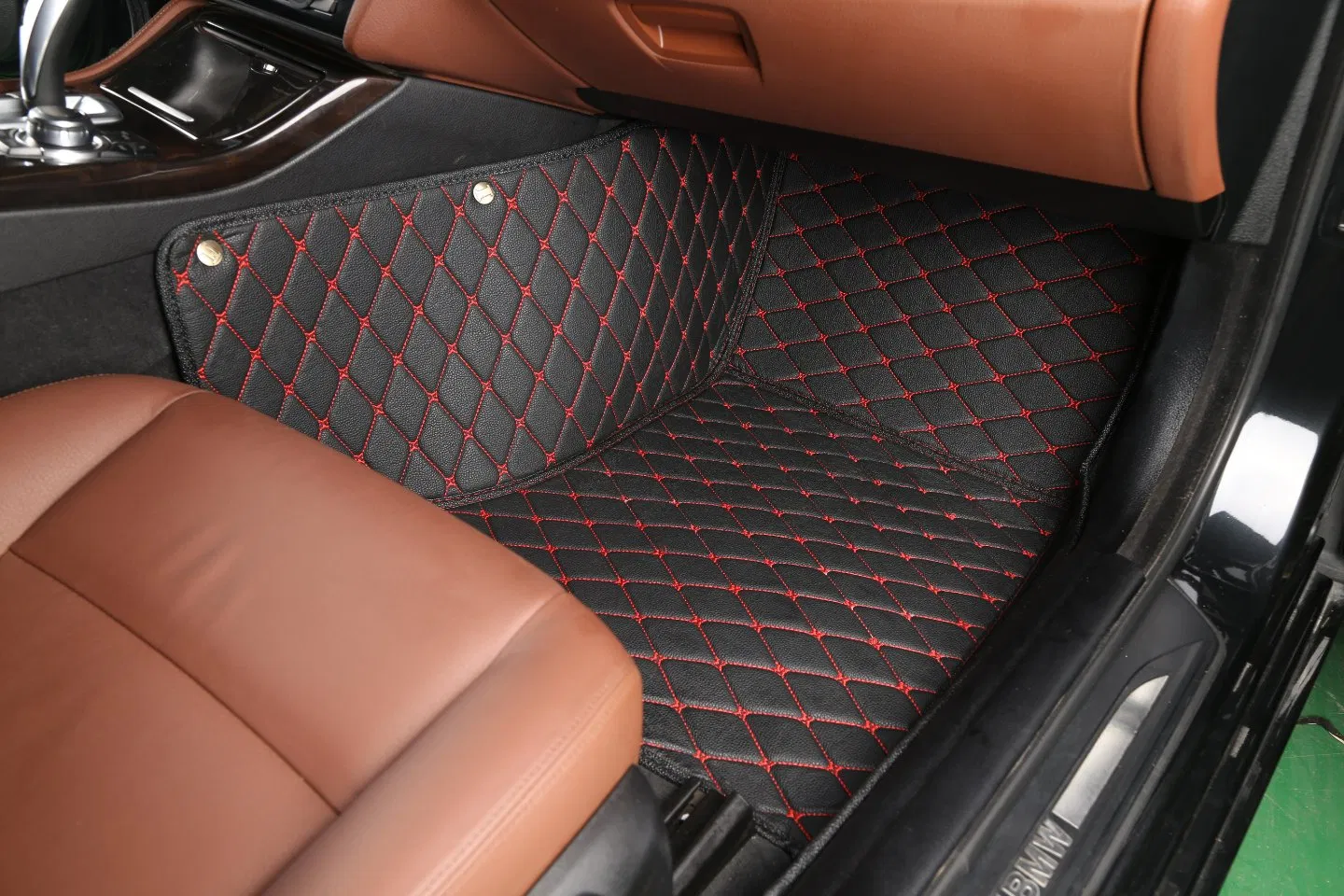 Hand Sewing Factory Directly Sales Luxury Diamond Leather 5D 7D Non Slip Car Mat Mats Car Accessories for Women