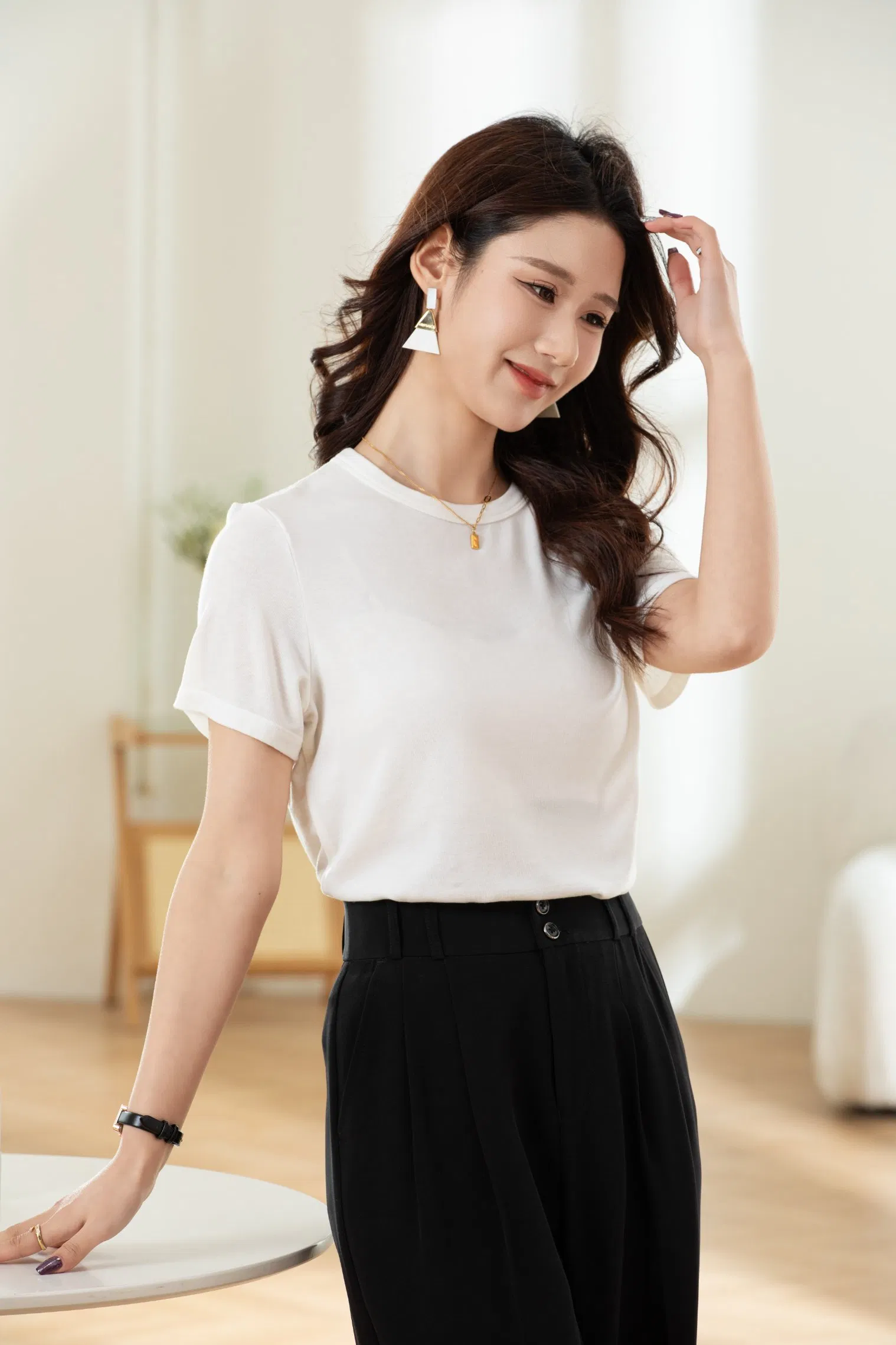 Cream White Women's Summer Apparel Basic Short Sleeve Tee