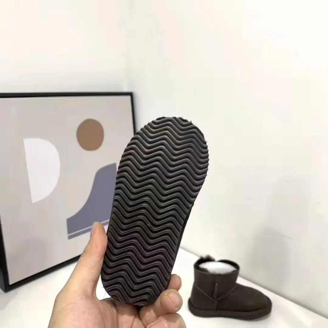 Wholesale Classic Winter Footwear for Leisure Time Women Style