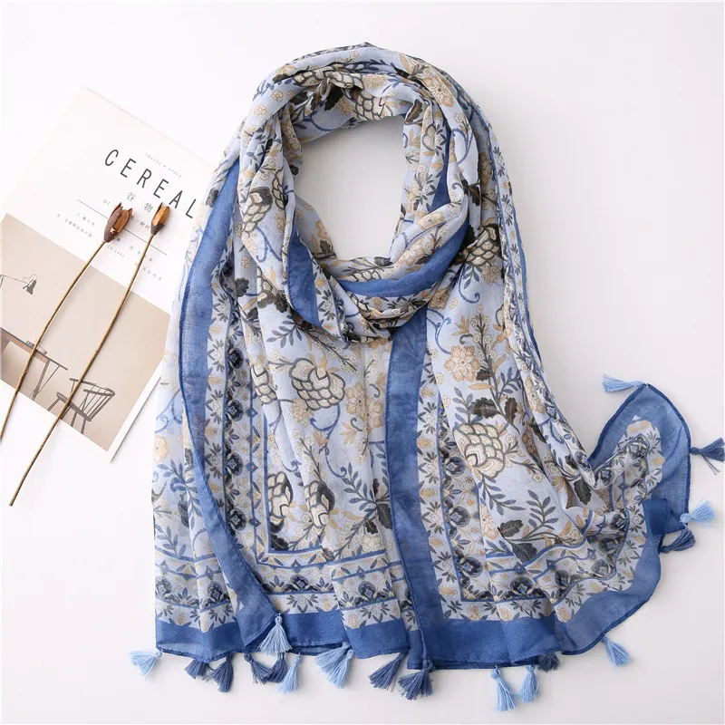 Ethnic Print Tassel Scarf