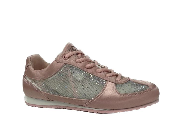 Trendy Ladies Footwear for Everyday Comfort and Chic Versatile Style