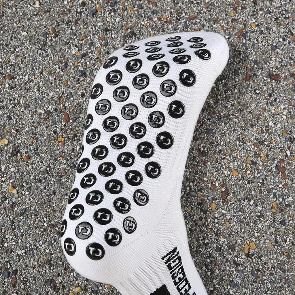 Wholesale OEM Jacquard Letter Custom Logo High Quality Athletic Men Soccer Football Sports Socks