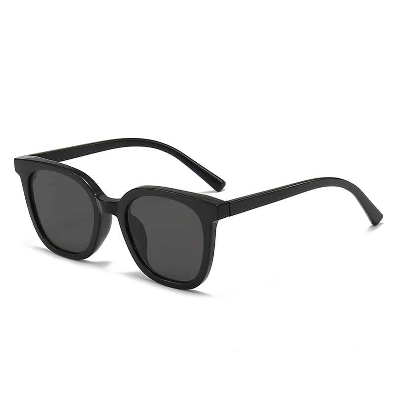 Trendy Square Sunglasses for All - Stylish Eyewear for Every Occasion