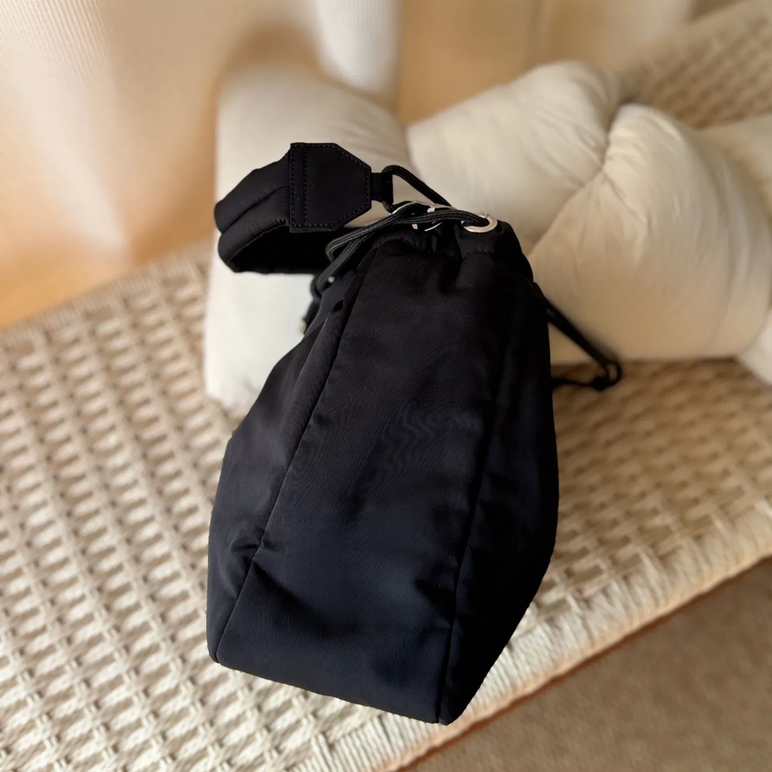 Nylon Drawstring Tote Bag Adjustable Strap Shoulder Handbag