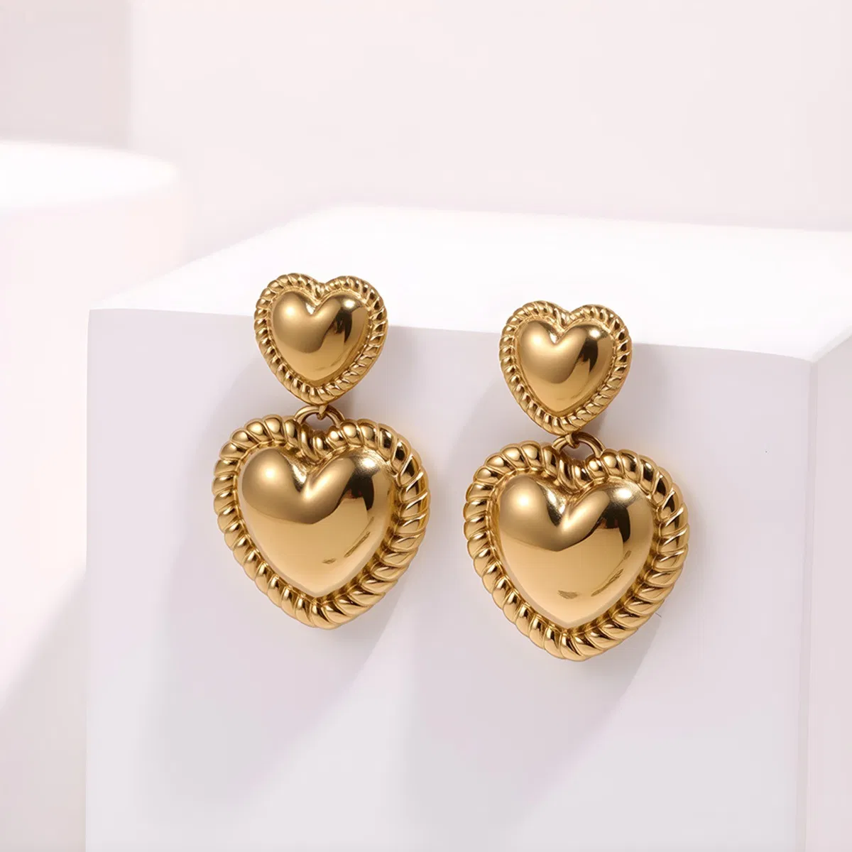Fashion Metal Heart-Shaped Circular Pendant Earrings, Stainless Steel Jewelry Wholesale