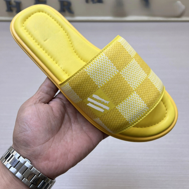 Chic Women Replica Footwear From Putian for Trendy Style