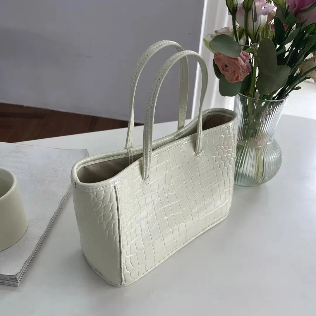 (V671) Light Luxury Alligator Leather Women's Stylish Commuter Tote