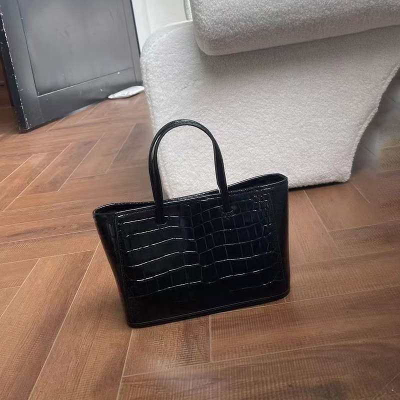 (V671) Light Luxury Alligator Leather Women's Stylish Commuter Tote