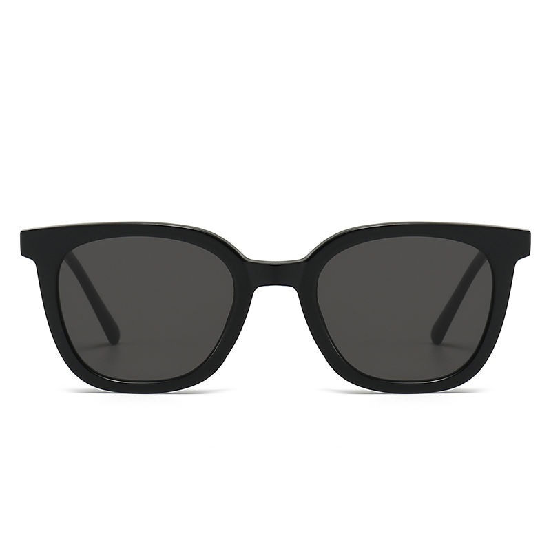 Trendy Square Sunglasses for All - Stylish Eyewear for Every Occasion