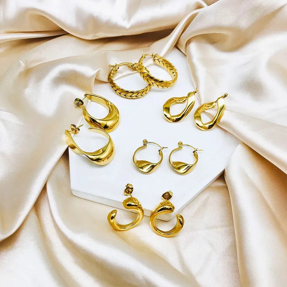 Manufacturer Custom Jewelry Gold Filled Non Tarnish 14K 18K Gold Plated Stainless Steel Clover Bracelet Wholesale Women Fashion Designer Replica Brand Jewelry