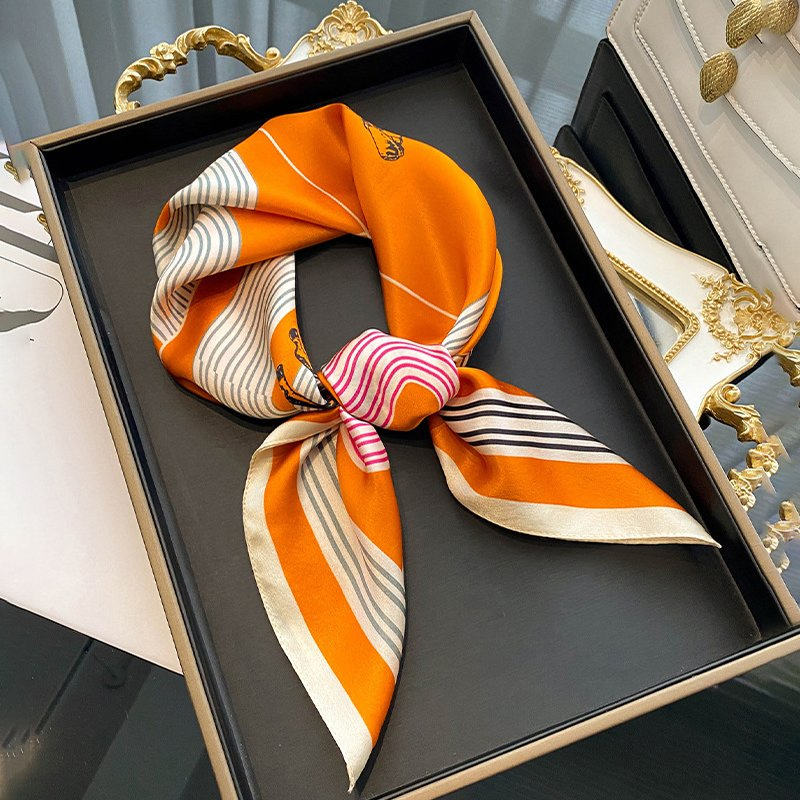 Printed Lady High-End Silk Scarf 100% Mulberry Silk Square Shawl