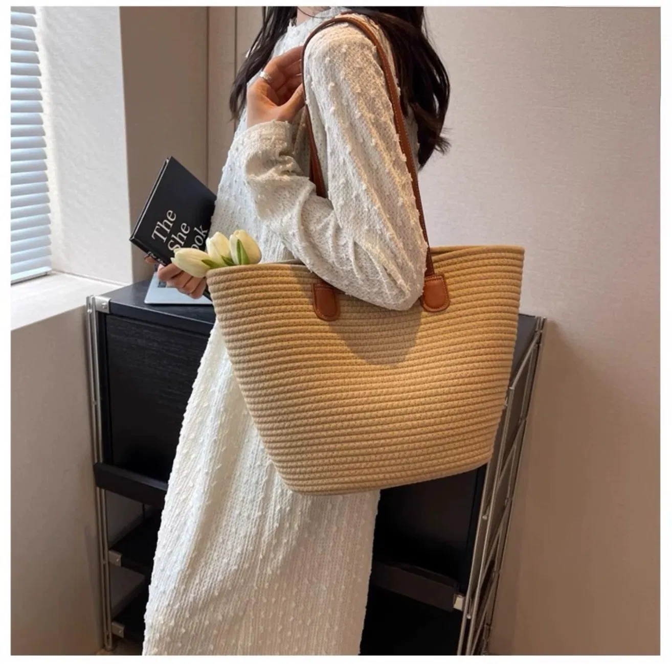 Luxury Designer Woven Straw Handbag with Leather Strap Summer Beach Travel Tote