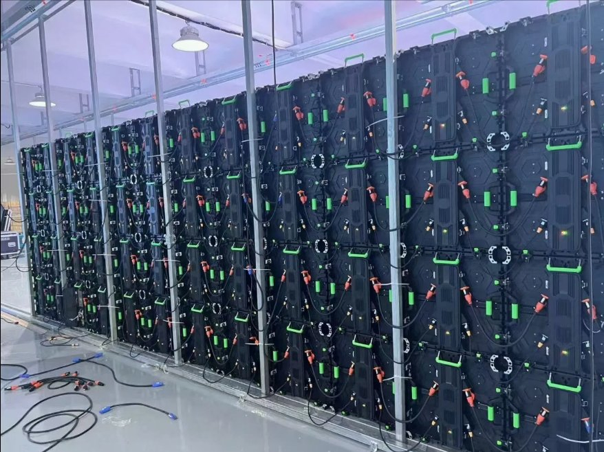 Portable Indoor Outdoor P3.91 LED Display for Festivals and Concerts