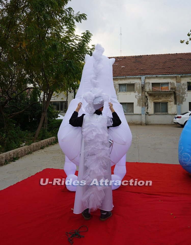 On Sale Inflatable Moving Horse Cartoon with LED Lights for Fun Parties Festivals