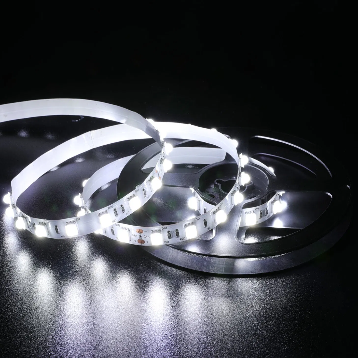 14.4W 60LEDs/M White Color 6000K 5050SMD LED High Bright Strip with LENS