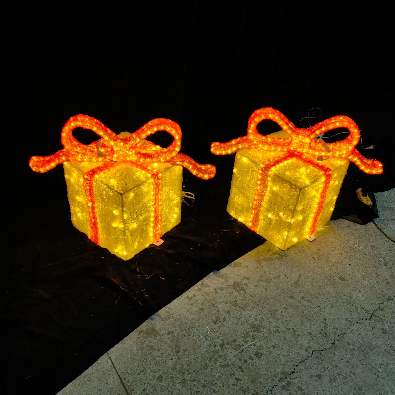 Large Outdoor Waterproof Christmas Pattern Light LED Christmas Snowman Arch Deer Motif Lights for Street Festival Decoration