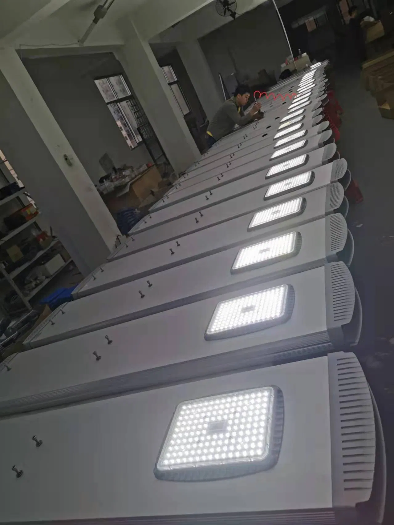 Commercial Government Project 150W LED Solar Street Light Garden Lamp with All in One Cast Aluminum for Outdoor Driveway Plaza Park Road