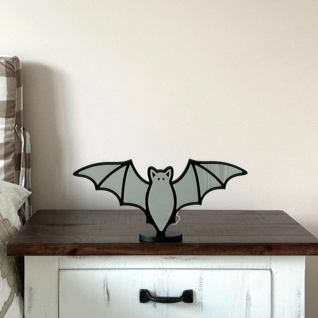 16"X7" 3D Bat Silhouette Infinity Mirror LED Light with Stand, USB-Powered Halloween Indoor Decor