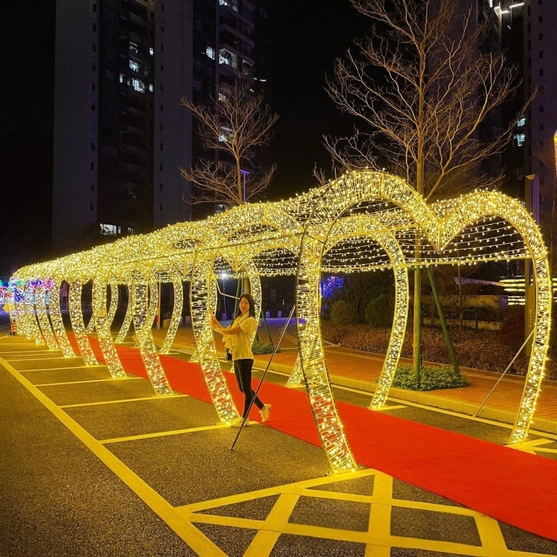 Outdoor Giant Arch Street Christmas Festival Wedding Decoration Large 3D Love Heart Shaped Tunnel LED Motif Light