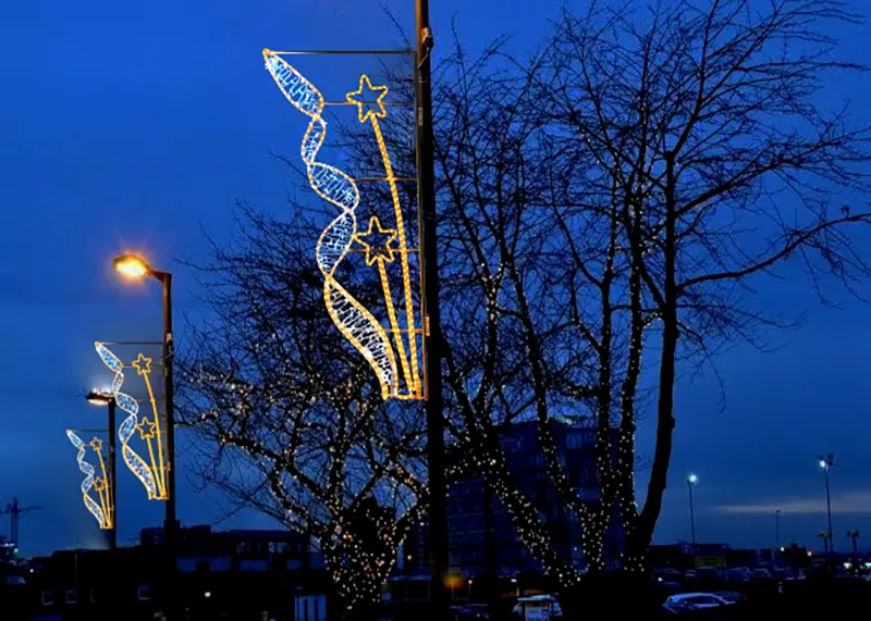 Detailed Motif Light Photo