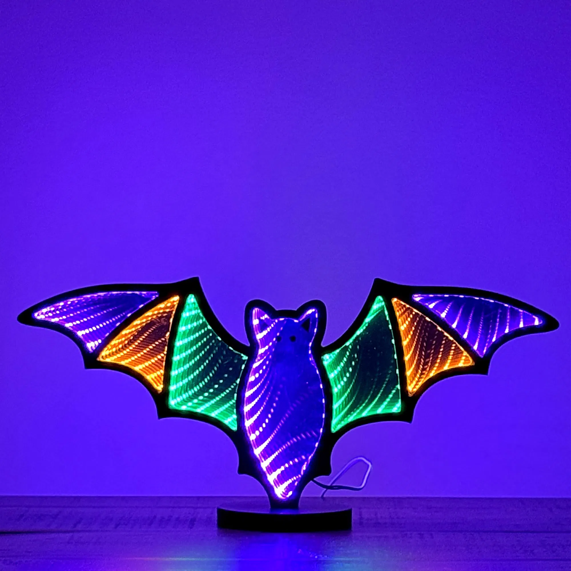 16"X7" 3D Bat Silhouette Infinity Mirror LED Light with Stand, USB-Powered Halloween Indoor Decor