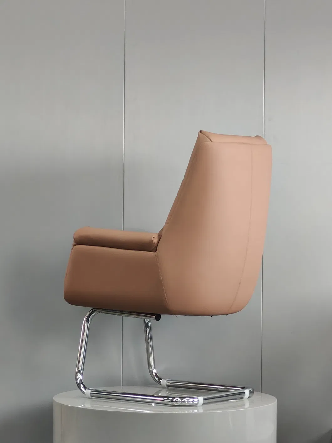 Office Managerial Chair Detail 1