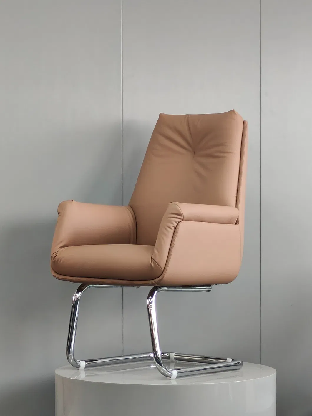 Office Managerial Chair Detail 3