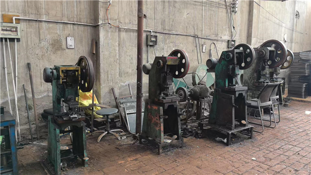 WorkX Chair factory - Metal punching process for chair components