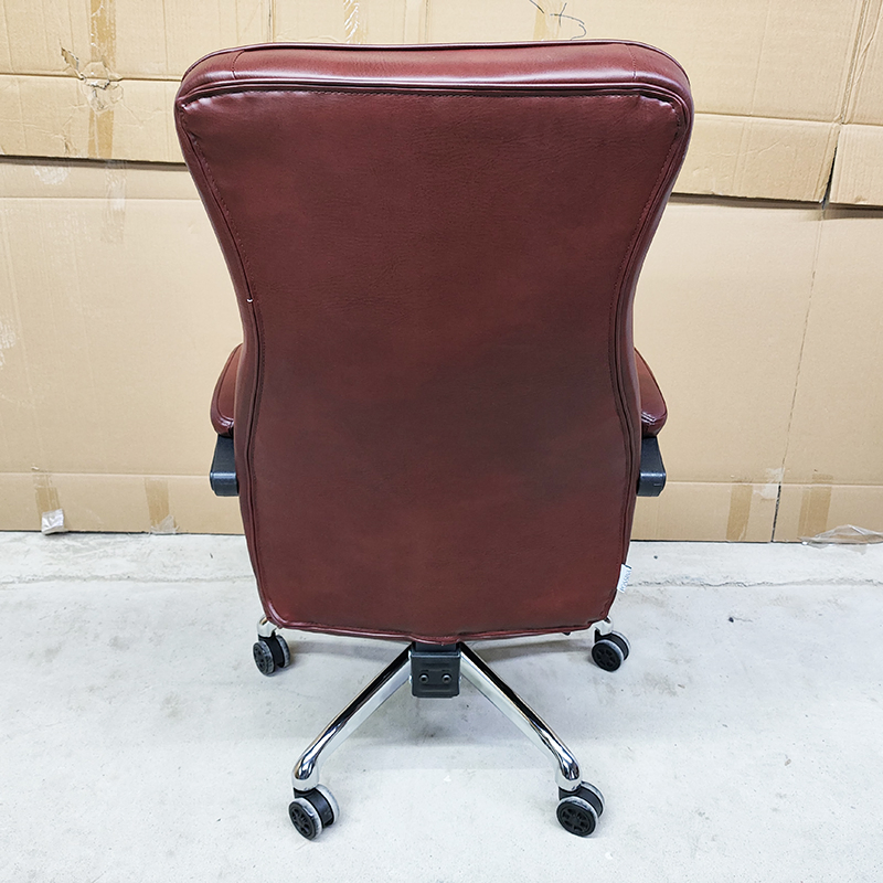 Modern Managerial Chair for Professional Workspaces with Smooth Swivel Mechanism