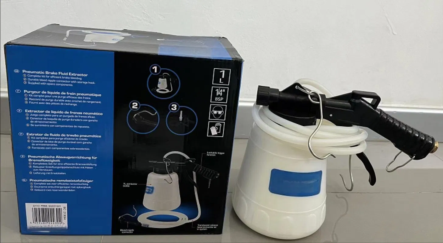 Car Engine Oil Fluid Liquid Despenser Extractor Pump Oil Bleeding Tool Kit Brake and Clutch Bleeder Vacuum Type 1L Pneumatic Brake Fluid Extractor