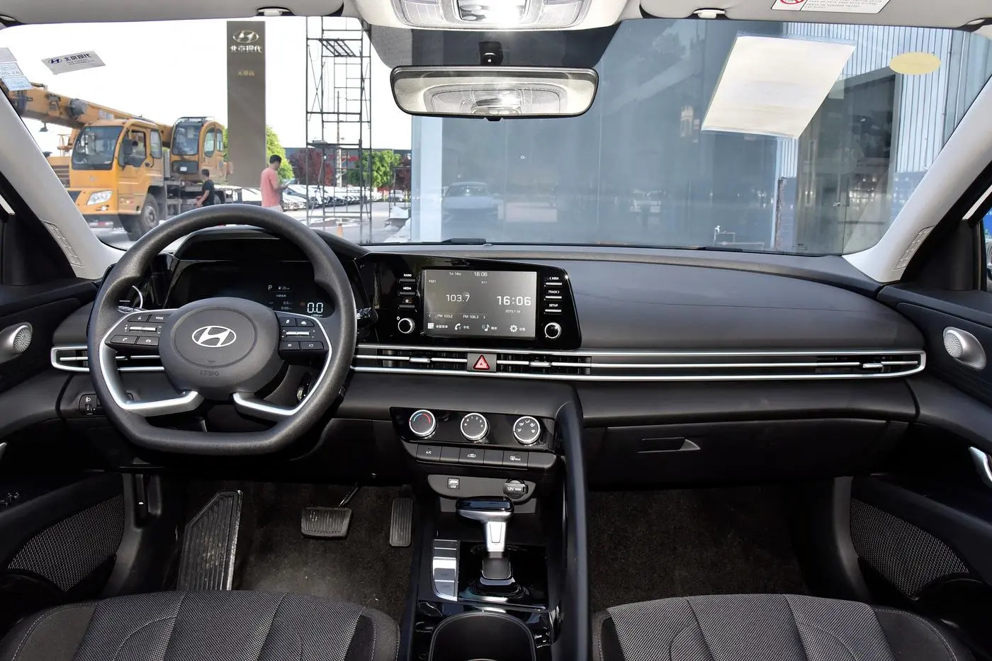 Best Beijing Elantra 1.5L2023 1.5T CVT LUX Luxury Edition Black Exporter, Service