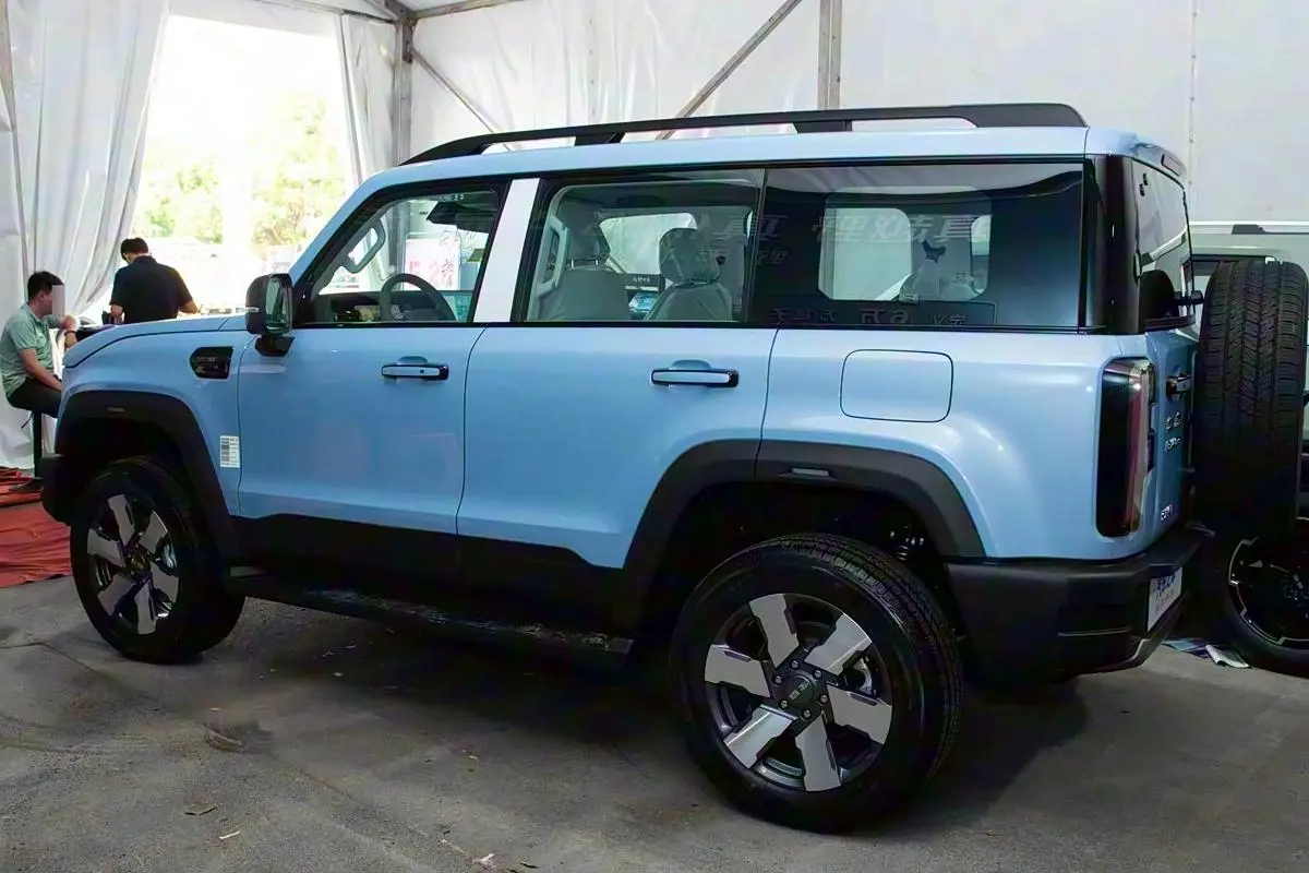 Best Beijing BJ40 Extended Range Edition 2025 Standard Edition Exporter, Service