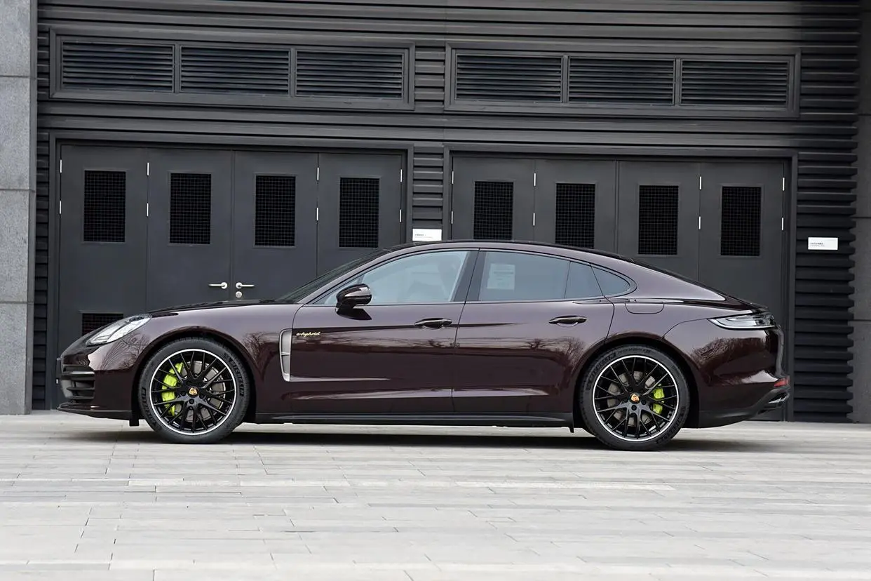 Cheap New High End Luxury Sedan Sport Car Porsche Panamera Luxury Car Supplier, Exporter