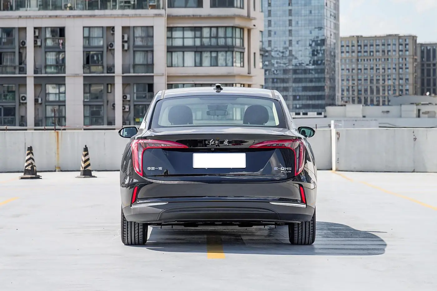 Cheap Hongqi E-QM5 4 Door 5 Seat Sedan Pure Electric New Energy Vehicle Made in China Supplier, Service